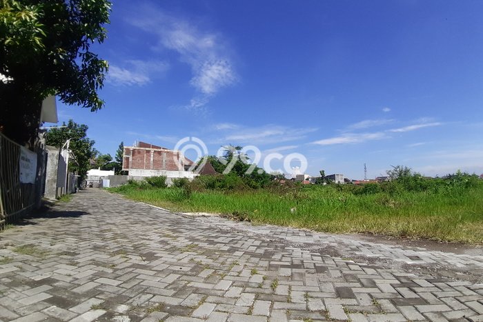 Tanah Dijual Lokasi Strategis di Yogyakarta dengan Luas 214m2 Tanah Dijual Lokasi Strategis di Yogyakarta dengan Luas 214m2
