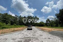 Tanah Kosong Dijual di Sleman dengan Area 129m2 Tanah Kosong Dijual di Sleman dengan Area 129m2