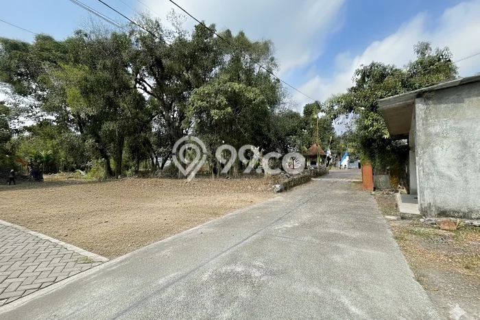 Tanah Kosong Dijual di Yogyakarta dengan Area 130m2 Tanah Kosong Dijual di Yogyakarta dengan Area 130m2