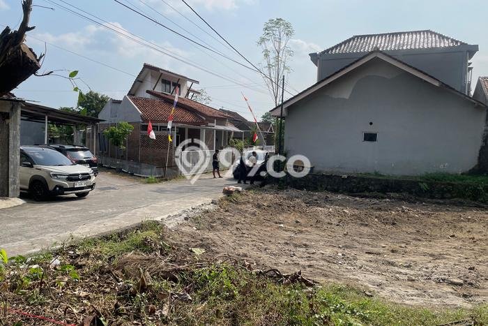Tanah Kosong Dijual di Yogyakarta dengan Area 130m2 Tanah Kosong Dijual di Yogyakarta dengan Area 130m2