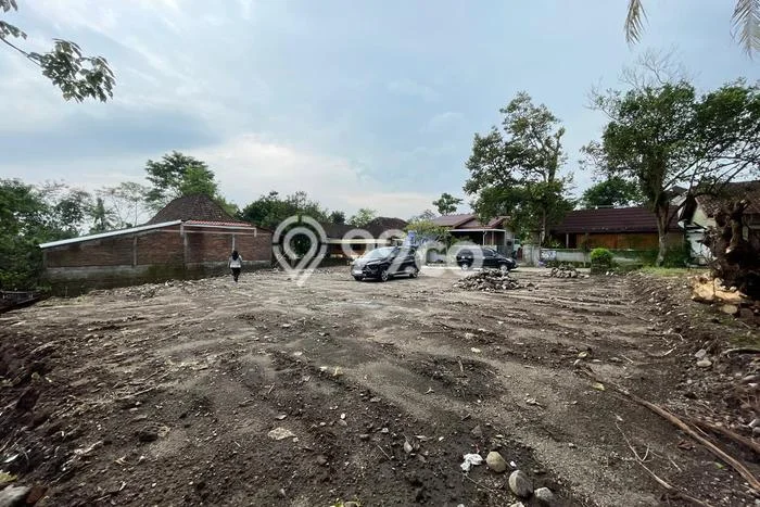 Tanah Dijual Lokasi Strategis di Sleman dengan Luas 201m2 Tanah Dijual Lokasi Strategis di Sleman dengan Luas 201m2