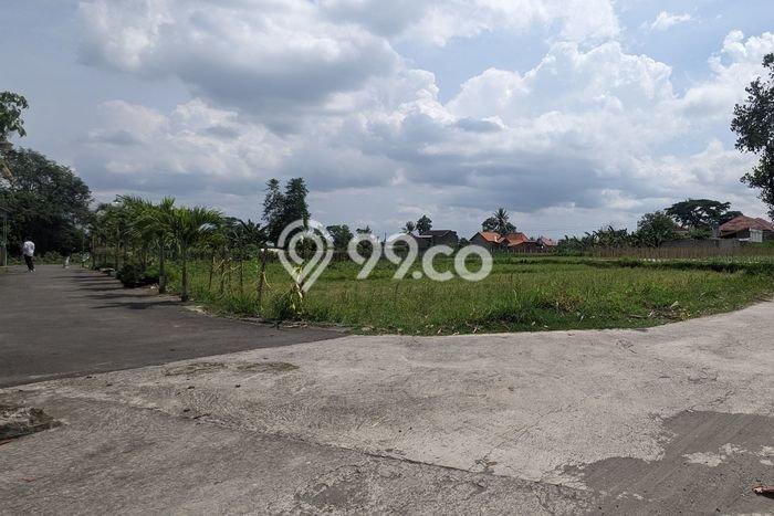 Lahan Kosong Dijual di Umbulharjo, Yogyakarta, Luas 111m2 Area Strategis Lahan Kosong Dijual di Umbulharjo, Yogyakarta, Luas 111m2 Area Strategis