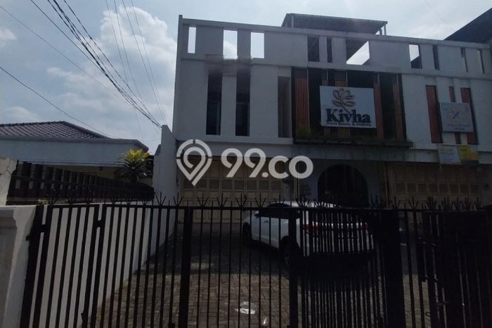 Ruko disewakan lokasi strategis Duren Sawit Jakarta Timur 250m2 Ruko disewakan lokasi strategis Duren Sawit Jakarta Timur 250m2