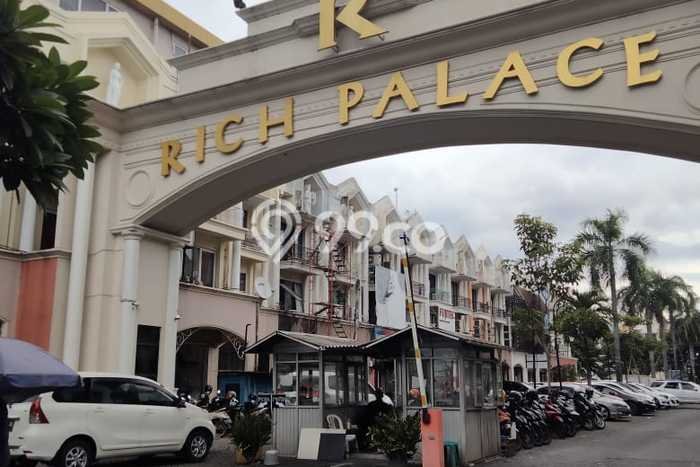 Untuk Dijual! Ruko di Mayjen Sungkono Surabaya LT 80m2 / LB 240m2 Kawasan Strategis Untuk Dijual! Ruko di Mayjen Sungkono Surabaya LT 80m2 / LB 240m2 Kawasan Strategis