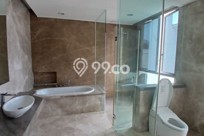 Rumah Disewakan Jakarta Utara LT 200m2 LB 360m2 Area Golf Island Rumah Disewakan Jakarta Utara LT 200m2 LB 360m2 Area Golf Island