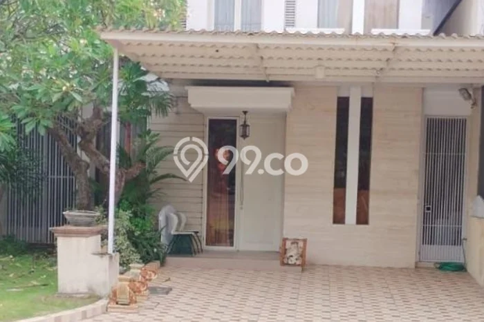 Rumah Luxury Modern Tanpa Renovasi di Pakuwon Indah Surabaya Rumah Luxury Modern Tanpa Renovasi di Pakuwon Indah Surabaya