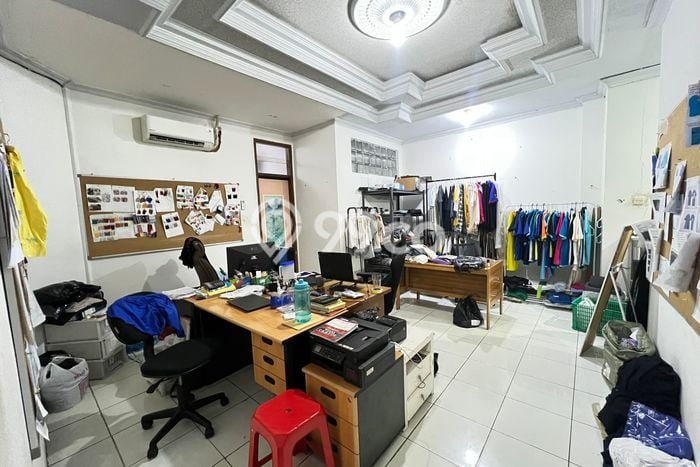 Siap Huni Rumah Mewah 10 Kamar di Kemayoran Dekat ke Mana Pun Siap Huni Rumah Mewah 10 Kamar di Kemayoran Dekat ke Mana Pun