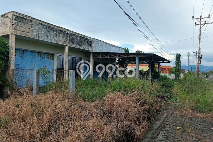 Unit Komersial Dijual di Bolaang Bolaang Mongondow Luas Tanah 524m2, Luas Bangunan 193m2 Unit Komersial Dijual di Bolaang Bolaang Mongondow Luas Tanah 524m2, Luas Bangunan 193m2