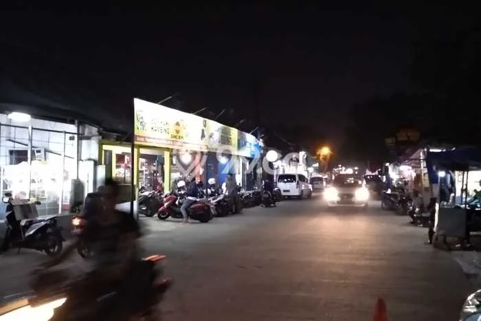 Disewakan Ruko komersial di Pamulang luas bangunan 80m2 Disewakan Ruko komersial di Pamulang luas bangunan 80m2