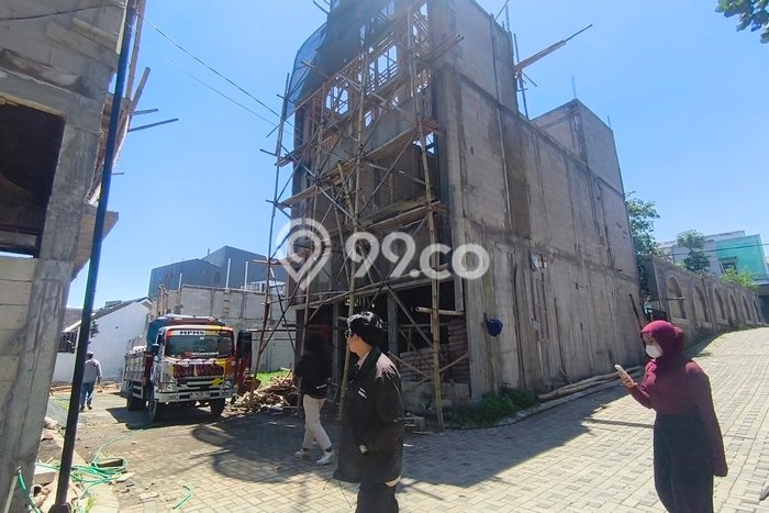 Kost Dijual di Malang Kota dengan 10 KT dan Luas 130m2 Kost Dijual di Malang Kota dengan 10 KT dan Luas 130m2