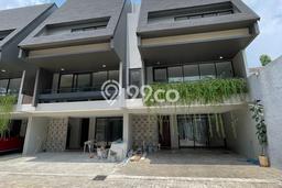 Ready to Use! Luxury House LT 99m2 Desain Elegan di Kemang Ready to Use! Luxury House LT 99m2 Desain Elegan di Kemang