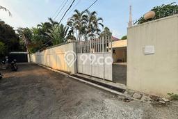 Ready to Use! Premium House LT 1013m2 Desain Elegan di Cipete Ready to Use! Premium House LT 1013m2 Desain Elegan di Cipete