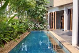 Rumah Mewah LB 500m2 Siap Huni Desain Elegan di Kuningan, Jakarta Selatan Rumah Mewah LB 500m2 Siap Huni Desain Elegan di Kuningan, Jakarta Selatan