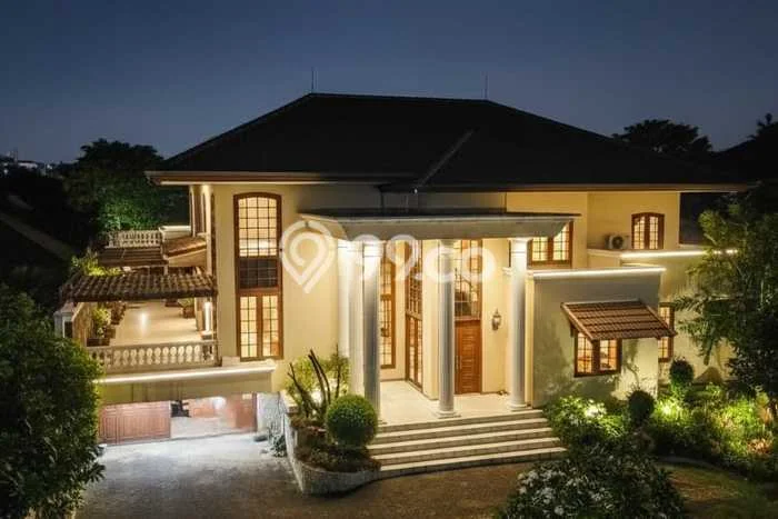 Ready to Use! Premium House LT 1420m2 Desain Elegan di Pondok Indah Ready to Use! Premium House LT 1420m2 Desain Elegan di Pondok Indah