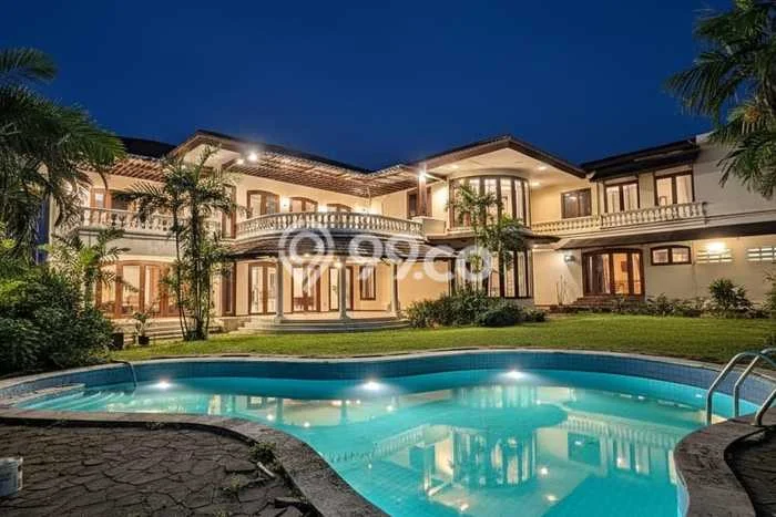 Ready to Use! Luxury House LT 1m2 Desain Modern di Pondok Indah Ready to Use! Luxury House LT 1m2 Desain Modern di Pondok Indah