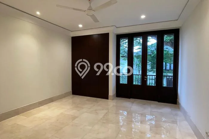Disewakan Rumah Strategis di Pejaten LT 400m2 / LB 550m2 Siap Huni Disewakan Rumah Strategis di Pejaten LT 400m2 / LB 550m2 Siap Huni