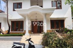 Rumah Elit LB 600m2 Siap Pakai Desain Elegan di Kemang, Jakarta Selatan Rumah Elit LB 600m2 Siap Pakai Desain Elegan di Kemang, Jakarta Selatan