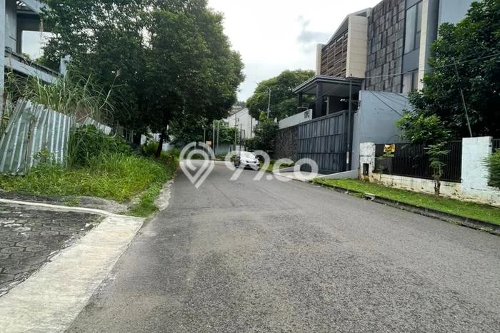 Tanah Dijual Lokasi Strategis di Jakarta Selatan dengan Luas 769m2 Tanah Dijual Lokasi Strategis di Jakarta Selatan dengan Luas 769m2