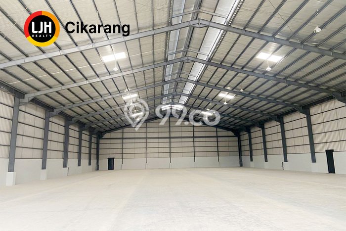 Gudang disewakan lokasi strategis Lippo Cikarang Cikarang 1552m2 Gudang disewakan lokasi strategis Lippo Cikarang Cikarang 1552m2