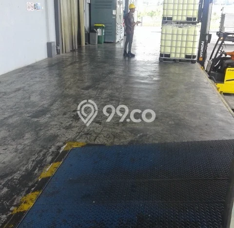 Gudang Disewa di Bekasi dengan LB 4267m2 Area Komersial Ramai Gudang Disewa di Bekasi dengan LB 4267m2 Area Komersial Ramai