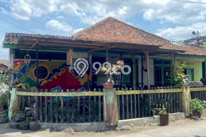 Dijual Kost Strategis di Umbulharjo, Yogyakarta 17 KT, 5 KM, Luas Bangunan 273m2 Dijual Kost Strategis di Umbulharjo, Yogyakarta 17 KT, 5 KM, Luas Bangunan 273m2