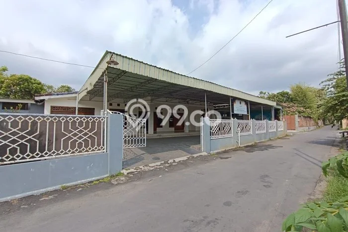 Disewakan Hunian Konsep Modern di Godean Sleman dengan 4 KT Disewakan Hunian Konsep Modern di Godean Sleman dengan 4 KT