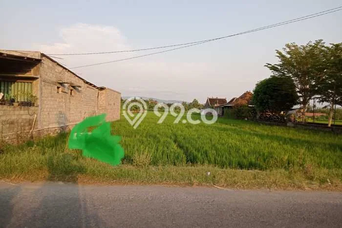 Lahan Strategis di Bantul Dijual dengan Luas 1076m2 Lahan Strategis di Bantul Dijual dengan Luas 1076m2