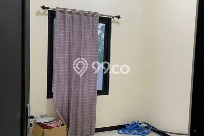 Rumah Bagus di Jombang, Jombang, Luas 112m2m² LB 84m2m² DIJUAL CEPAT! Rumah Bagus di Jombang, Jombang, Luas 112m2m² LB 84m2m² DIJUAL CEPAT!