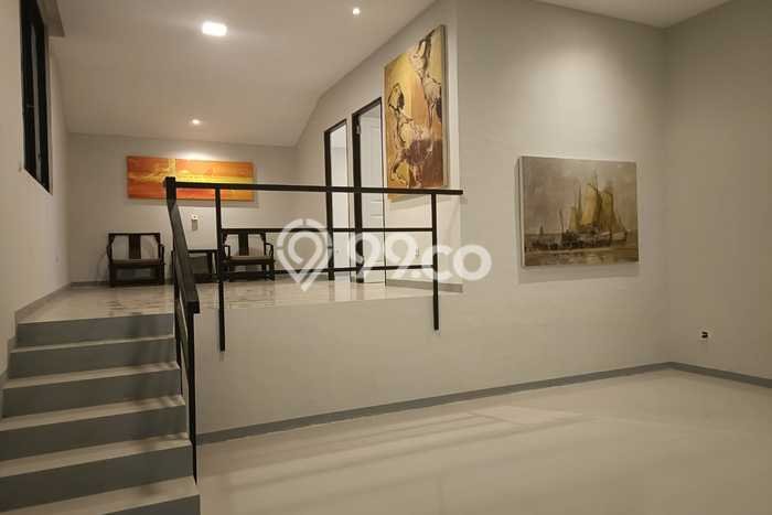 Disewakan Gudang Strategis di Pakis, Luas 500m2m², Jalan Utama Disewakan Gudang Strategis di Pakis, Luas 500m2m², Jalan Utama