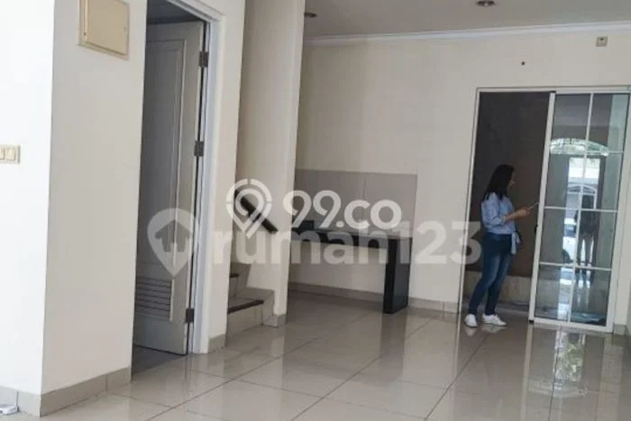 Sewa Rumah Harga Terjangkau di Green Lake City Jakarta Barat Punya 3 KT Sewa Rumah Harga Terjangkau di Green Lake City Jakarta Barat Punya 3 KT