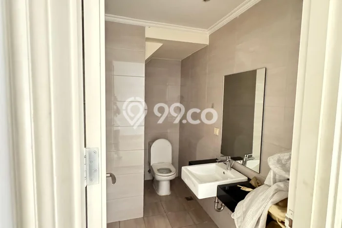 Disewakan! Rumah 3 Kamar Tidur &
3 Kamar Mandi di Green Lake City, Jakarta Barat Disewakan! Rumah 3 Kamar Tidur &
3 Kamar Mandi di Green Lake City, Jakarta Barat
