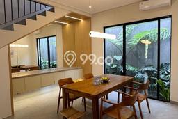 Rumah Nyaman dengan Luas Tanah 100m2m² dan Luas Bangunan 150m2m² di Kawasan mojosongo, Solo Rumah Nyaman dengan Luas Tanah 100m2m² dan Luas Bangunan 150m2m² di Kawasan mojosongo, Solo