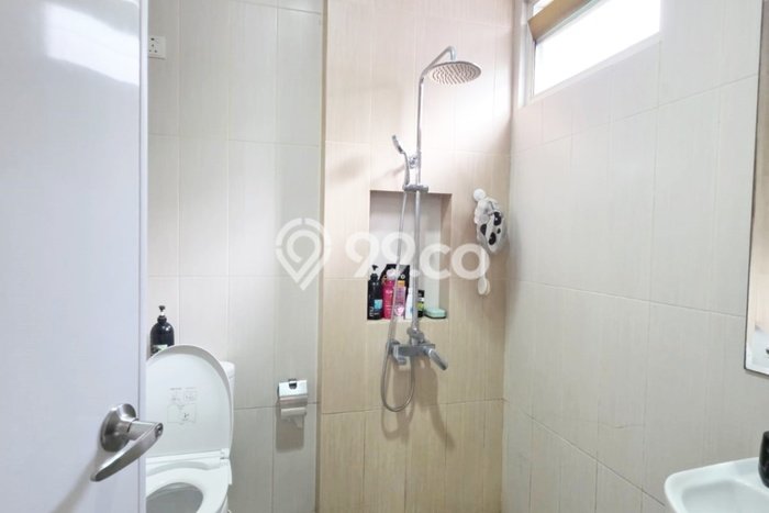 Rumah Elit Modern Tanpa Renovasi di BSD Tangerang Rumah Elit Modern Tanpa Renovasi di BSD Tangerang