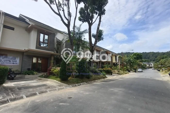 Lokasi terbaik! Rumah siap huni dikontrakkan di Batam Kota LB 128m2 Lokasi terbaik! Rumah siap huni dikontrakkan di Batam Kota LB 128m2