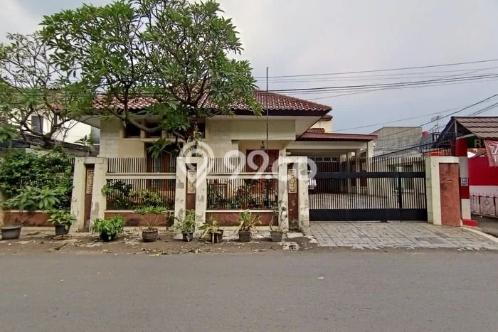 Dijual Rumah Premium dengan Fasilitas Sekitar Komplit di Pulo Gadung, Jakarta Timur Dijual Rumah Premium dengan Fasilitas Sekitar Komplit di Pulo Gadung, Jakarta Timur
