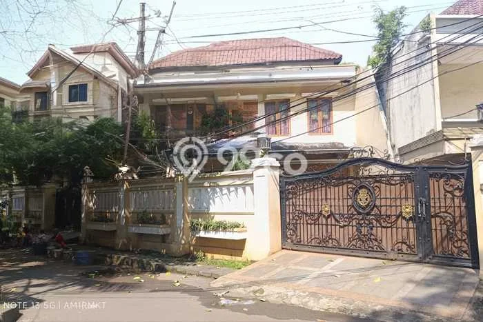 Dijual Rumah Premium dengan Fasilitas Sekitar Komplit di Menteng, Jakarta Pusat Dijual Rumah Premium dengan Fasilitas Sekitar Komplit di Menteng, Jakarta Pusat