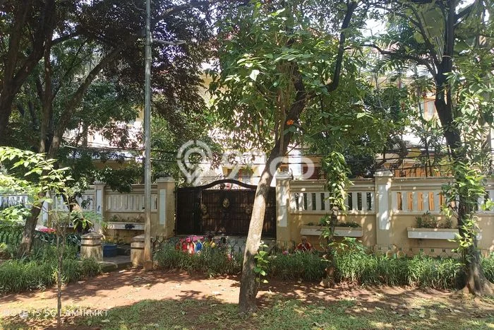 Dijual Rumah Premium dengan Fasilitas Sekitar Komplit di Menteng, Jakarta Pusat Dijual Rumah Premium dengan Fasilitas Sekitar Komplit di Menteng, Jakarta Pusat