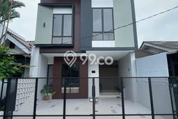 For Sale Rumah 4 Kamar Lokasi Ideal Bagus dan Strategis di BSD For Sale Rumah 4 Kamar Lokasi Ideal Bagus dan Strategis di BSD