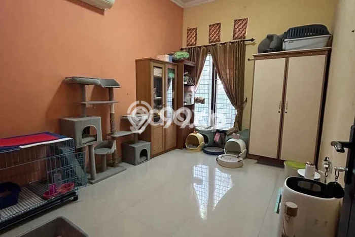 DIJUAL CEPAT! Rumah Asri area Sidoarjo, Sidoarjo, Luas 241m2m² Bangunan 255m2m² Bisa Nego! DIJUAL CEPAT! Rumah Asri area Sidoarjo, Sidoarjo, Luas 241m2m² Bangunan 255m2m² Bisa Nego!