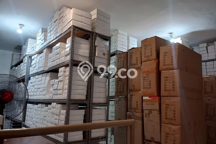 Area Ramai! Ruko Dijual di Senen untuk Bisnis Luas Bangunan 308m2 Area Ramai! Ruko Dijual di Senen untuk Bisnis Luas Bangunan 308m2