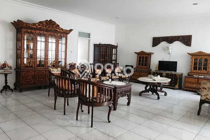 Ready to Use! Premium House LT 532m2 Desain Elegan di Kayuputih Ready to Use! Premium House LT 532m2 Desain Elegan di Kayuputih