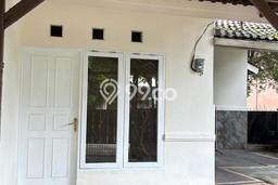 Disewakan! Rumah 3 Kamar Tidur &
2 Kamar Mandi di Harapan Indah, Bekasi Disewakan! Rumah 3 Kamar Tidur &
2 Kamar Mandi di Harapan Indah, Bekasi