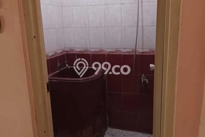 Rumah Luas Asri 3 KT Siap Pakai di Kalimalang Jakarta Timur Rumah Luas Asri 3 KT Siap Pakai di Kalimalang Jakarta Timur