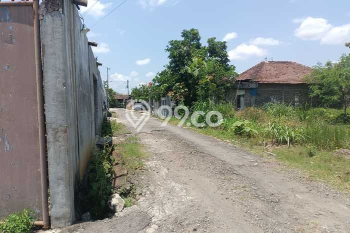 Rumah Terawat di Jaten, Karanganyar, LT 60m2m², LB 30m2m² Rumah Terawat di Jaten, Karanganyar, LT 60m2m², LB 30m2m²