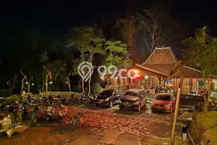 Disewakan Komersial komersial di Karangpandan luas bangunan 1000m2 Disewakan Komersial komersial di Karangpandan luas bangunan 1000m2