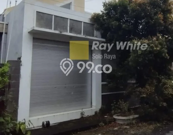 Lokasi terbaik! Rumah siap pakai disewakan di Colomadu LB 140m2 Lokasi terbaik! Rumah siap pakai disewakan di Colomadu LB 140m2