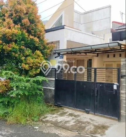 Lokasi terbaik! Rumah siap pakai disewakan di Colomadu LB 140m2 Lokasi terbaik! Rumah siap pakai disewakan di Colomadu LB 140m2