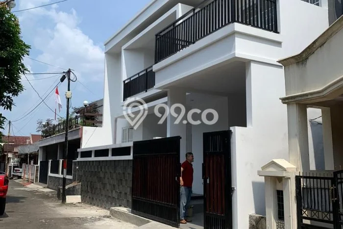Rumah di , Ready, 5 KT, Dekat Bekasi, Bekasi, Luas 135m2m² LB 225m2m² Rumah di , Ready, 5 KT, Dekat Bekasi, Bekasi, Luas 135m2m² LB 225m2m²