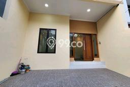 Siap Huni Rumah Mewah 5 Kamar di Kelapa Gading Dekat ke Mana Pun Siap Huni Rumah Mewah 5 Kamar di Kelapa Gading Dekat ke Mana Pun