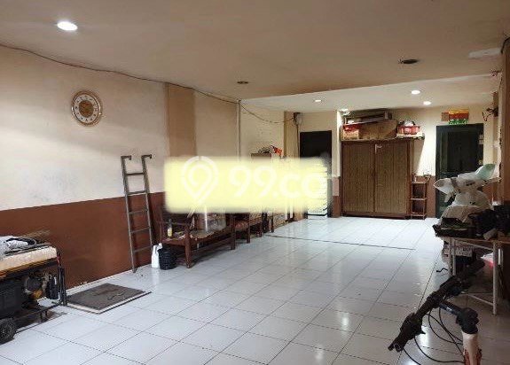 Ruko Dijual di Jakarta Barat LT 76m2 & LB 230m2 Lokasi Terbaik! Ruko Dijual di Jakarta Barat LT 76m2 & LB 230m2 Lokasi Terbaik!